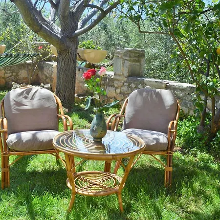 Stone Mansion * Kaina